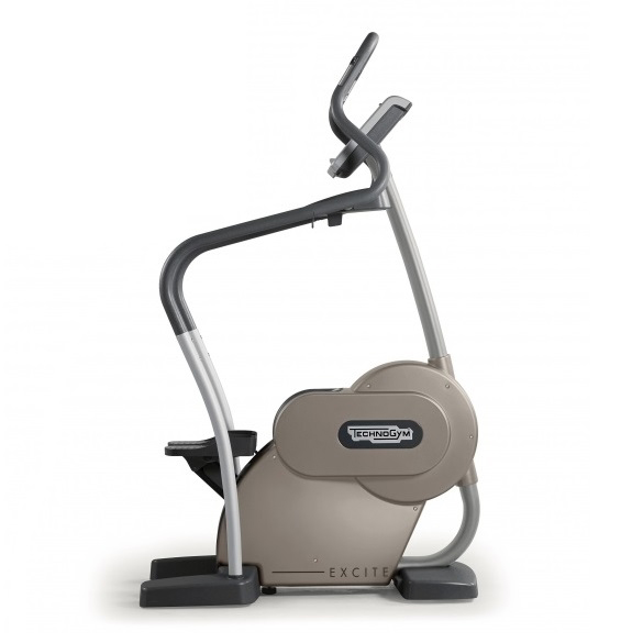 Aanbieding Technogym stepper Step Excite+ 700 Unity 3.0 zilver gebruikt bij allesmetsport.nl